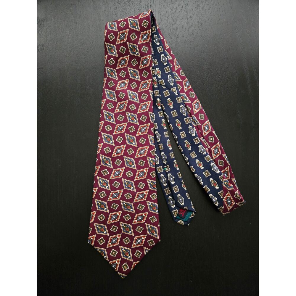 Vintage Tommy Hilfiger 100% Italian Silk Tie Maroon Medallion Print Made In USA
